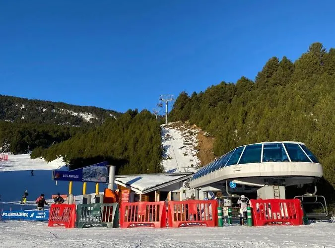 Aux Pieds Des Pistes ! *